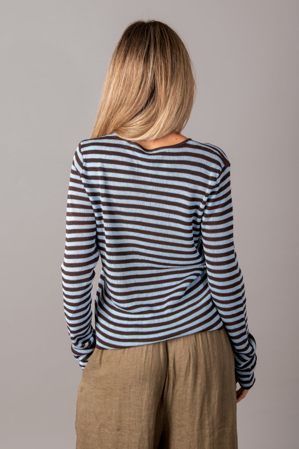 REMERA WES