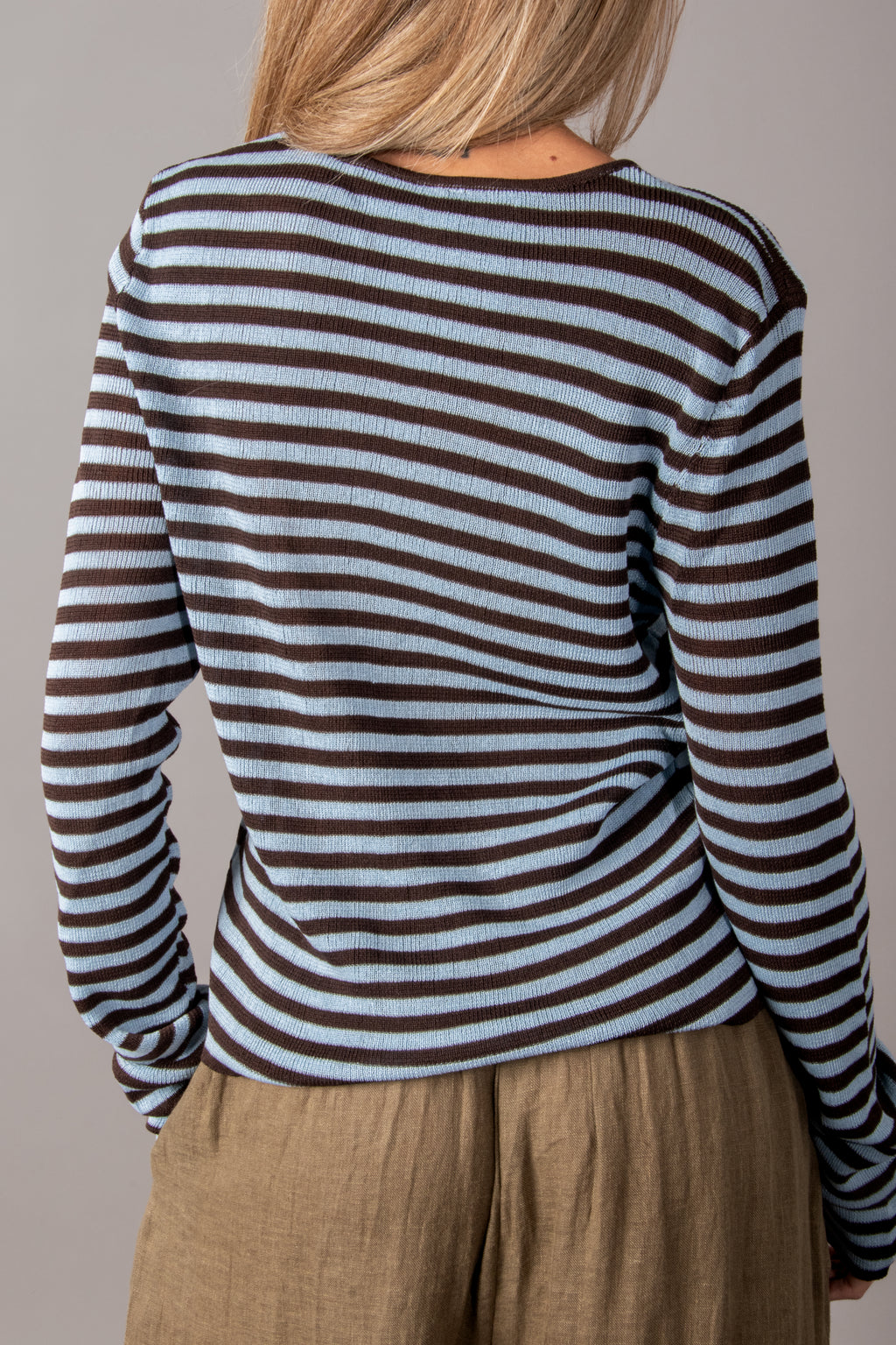REMERA WES