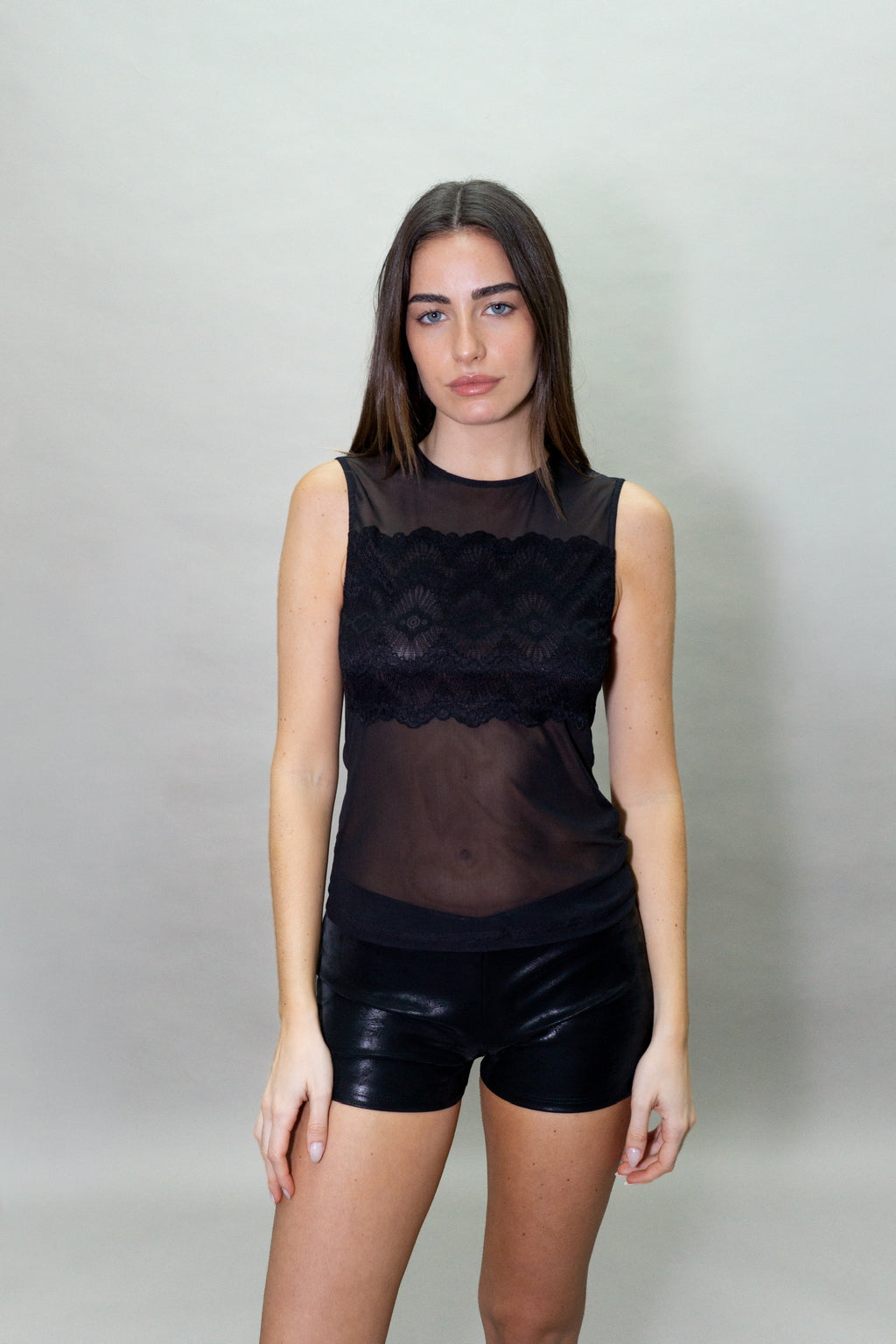 SHORT BLACK